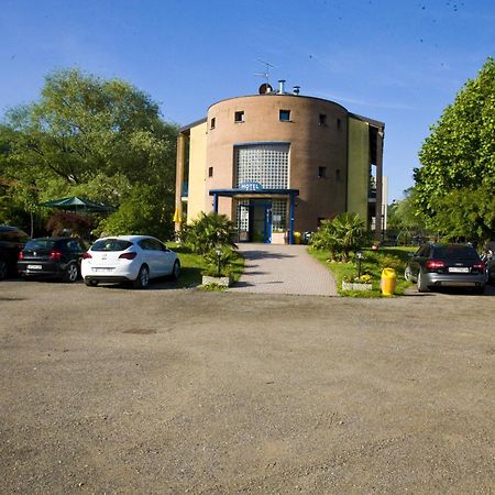 Hotel Il Canneto Porto Ceresio Exterior foto