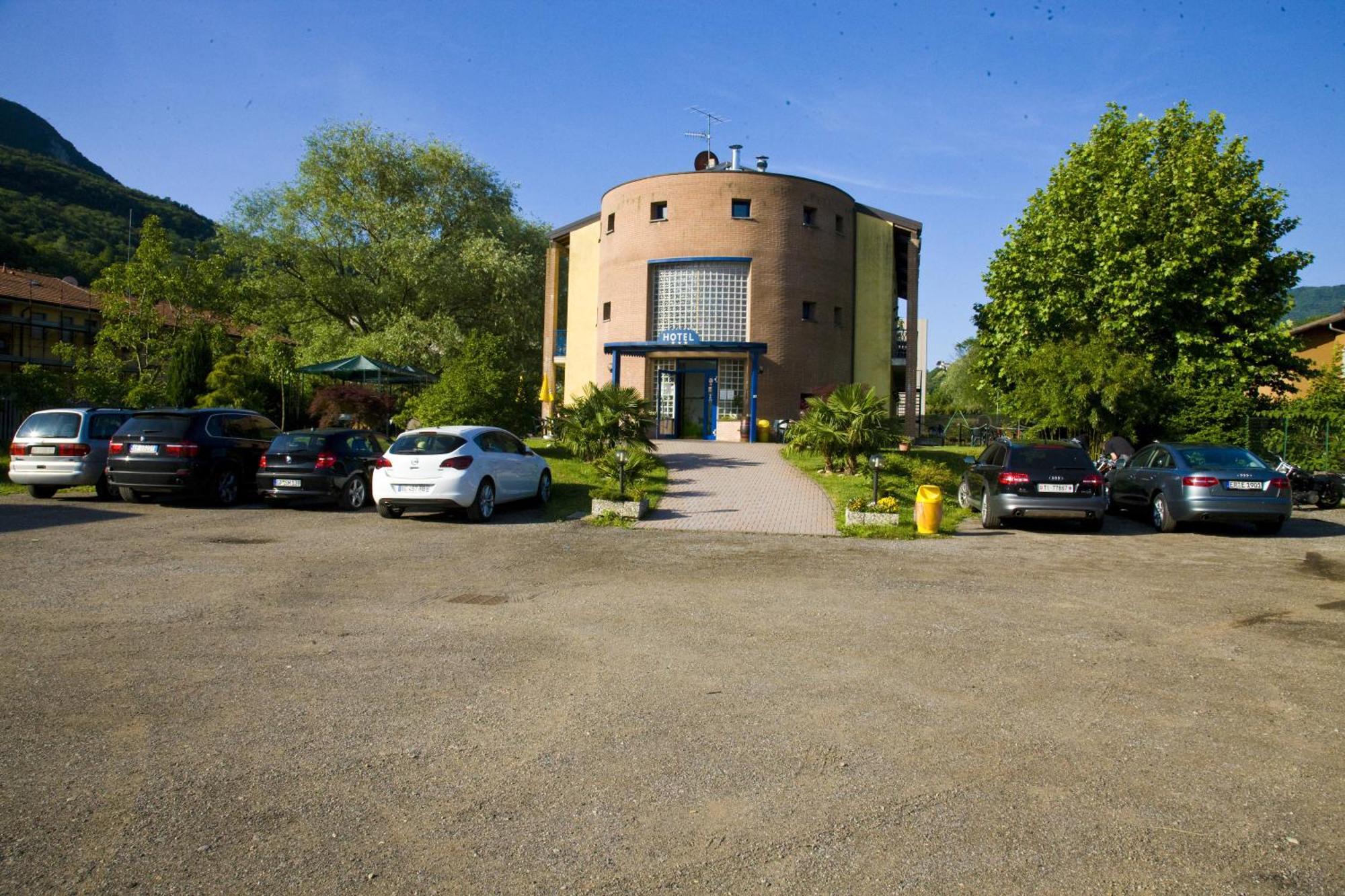 Hotel Il Canneto Porto Ceresio Exterior foto