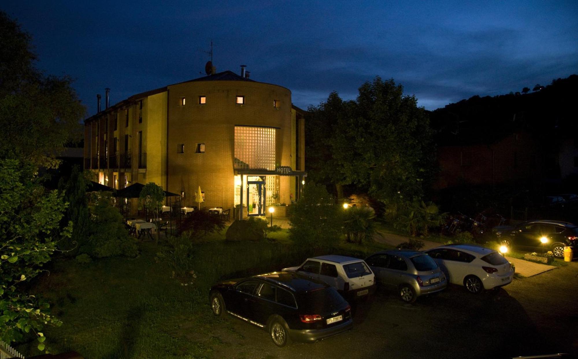 Hotel Il Canneto Porto Ceresio Exterior foto
